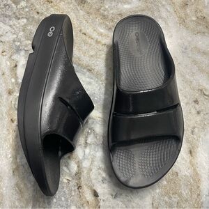 OOFOS OOahh recovery slide black male 6 women 8 EU 39